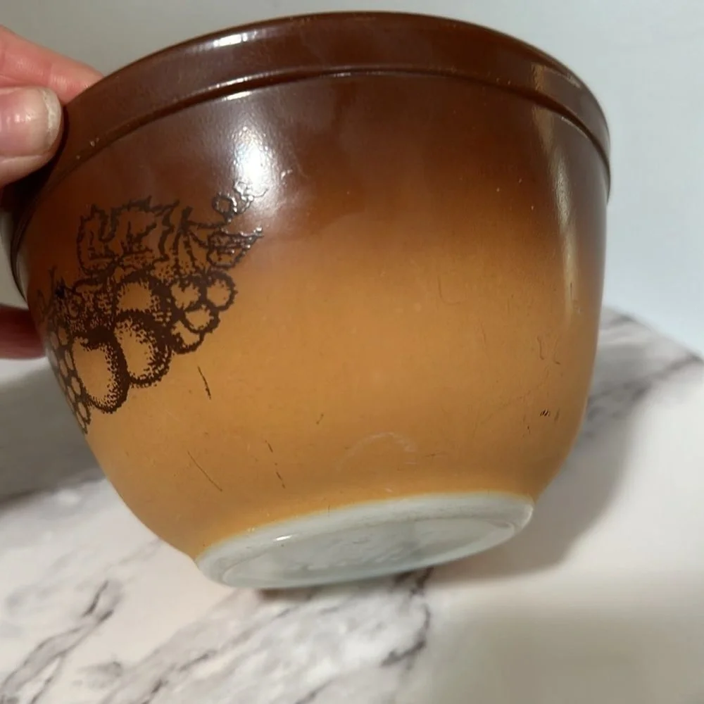 Vintage Pyrex Bowl Old Orchard 1.5 quart Brown with Fruit Design‎ 6